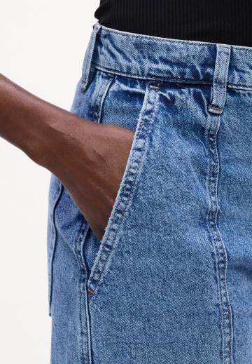 Прямые джинсы