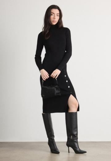 Вязаное платье