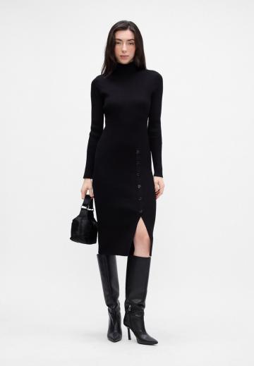 Вязаное платье