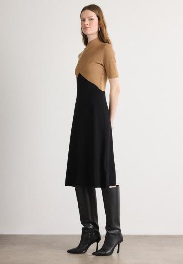 Вязаное платье