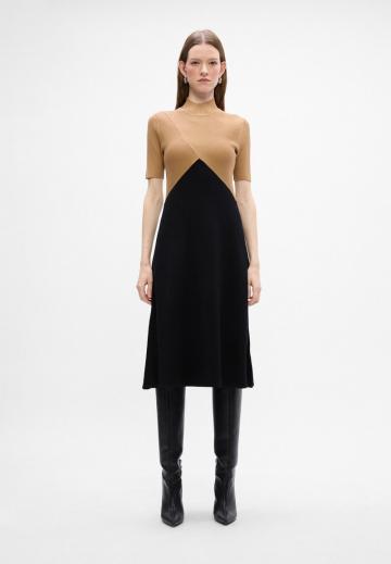 Вязаное платье