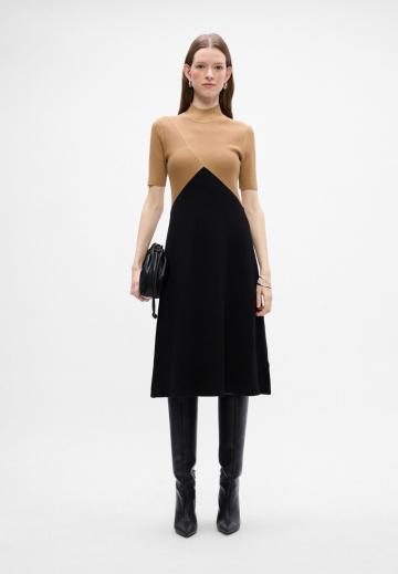 Вязаное платье