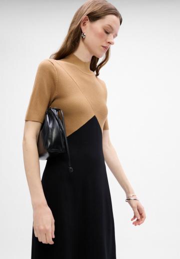 Вязаное платье