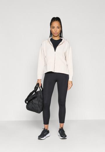 Спортивная толстовка