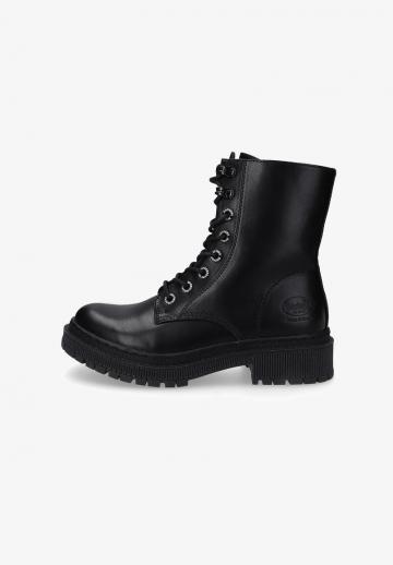 Ботинки на шнуровке