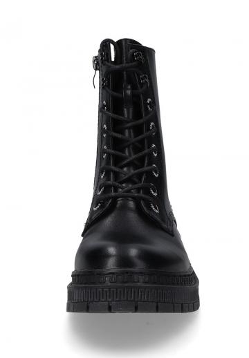 Ботинки на шнуровке