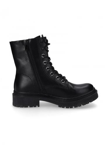 Ботинки на шнуровке