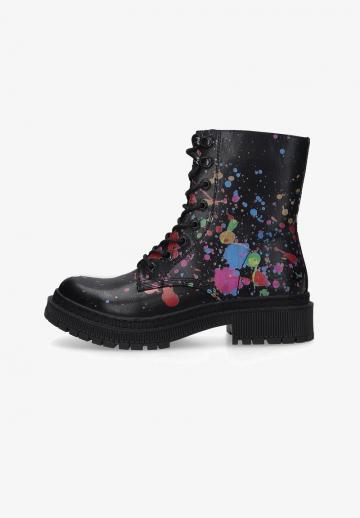 Ботинки на шнуровке