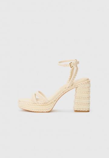 Гандбольные кроссовки