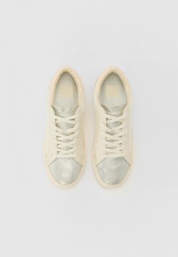 Гандбольные кроссовки