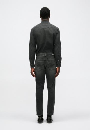 Узкие джинсы