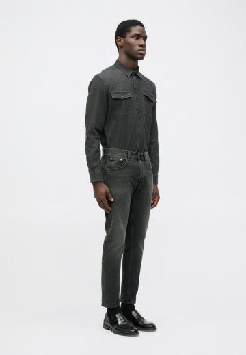 Узкие джинсы