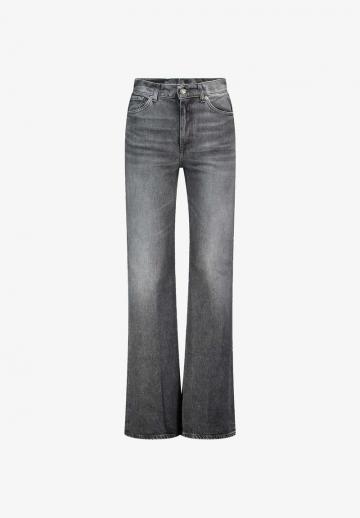 Клешеные джинсы