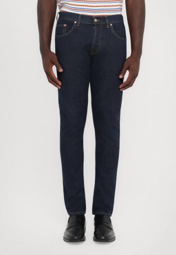 Узкие джинсы