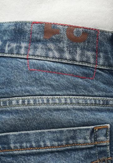 Узкие джинсы