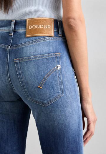 Короткие джинсы