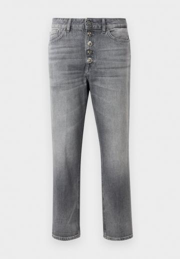 Короткие джинсы