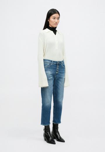 Короткие джинсы