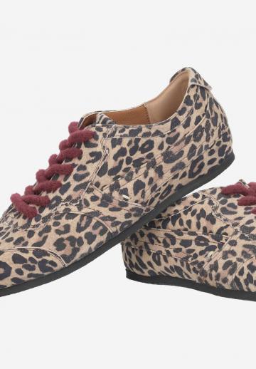 Гандбольные кроссовки