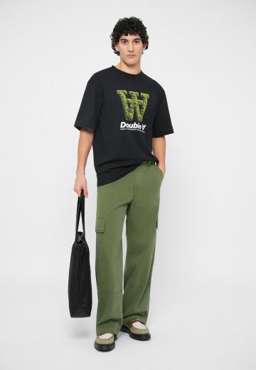 Брюки с накладными карманами