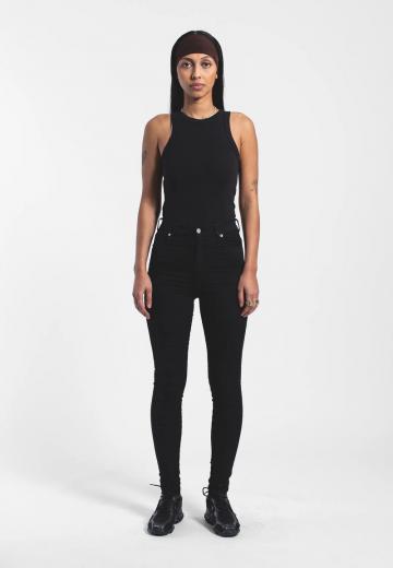 Узкие джинсы