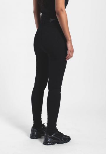 Узкие джинсы