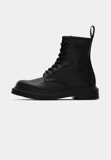 Ботинки на шнуровке