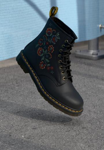 Ботинки на шнуровке