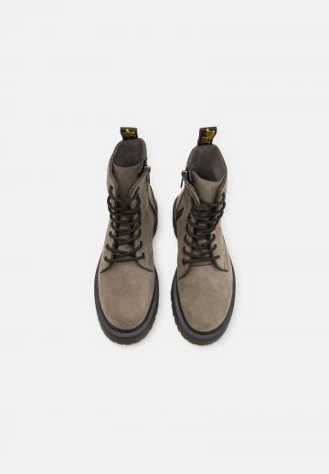 Ботинки на шнуровке