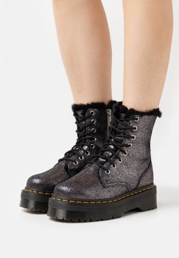 Ботинки на шнуровке