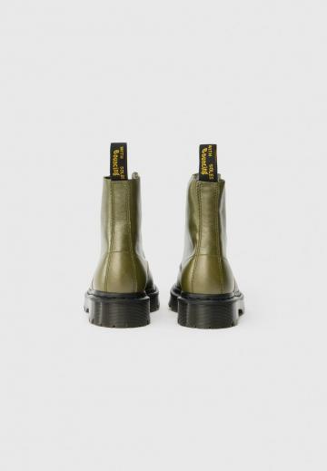 Ботинки на шнуровке