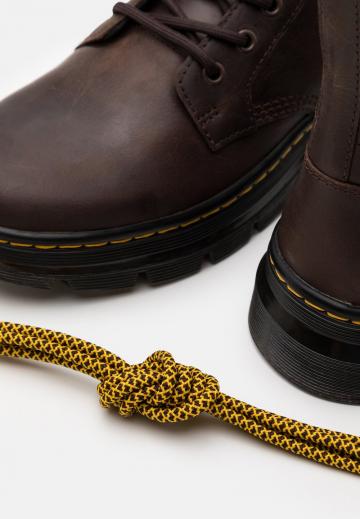 Ботинки на шнуровке