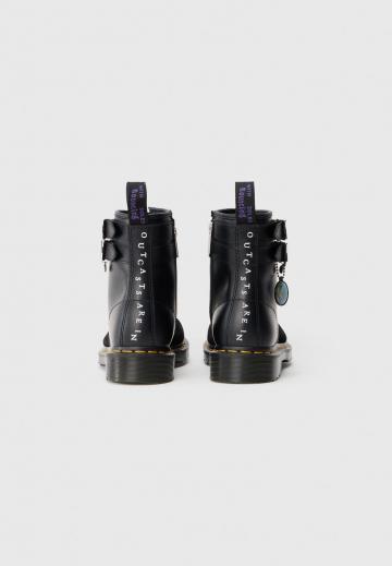 Ботинки на шнуровке