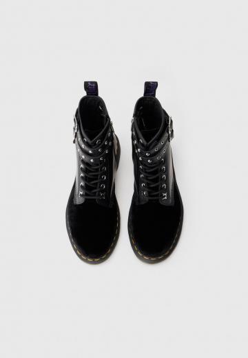 Ботинки на шнуровке