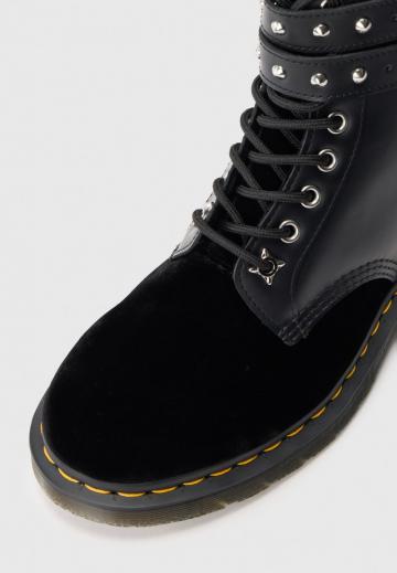Ботинки на шнуровке