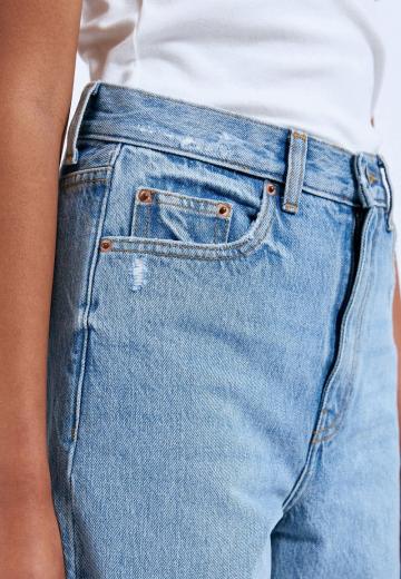 Прямые джинсы