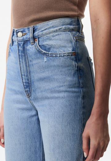 Прямые джинсы