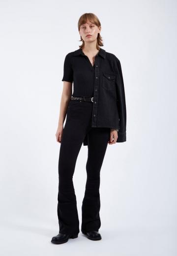 Клешеные джинсы