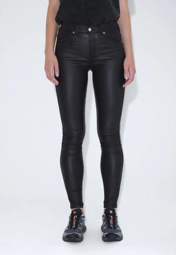 Узкие джинсы