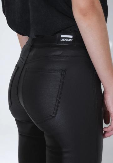 Узкие джинсы