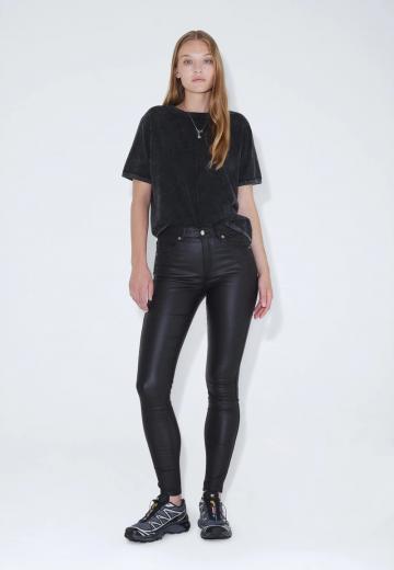 Узкие джинсы