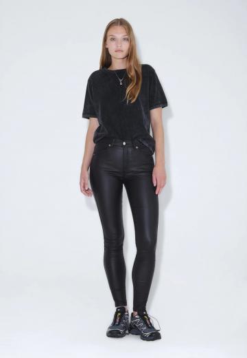 Узкие джинсы