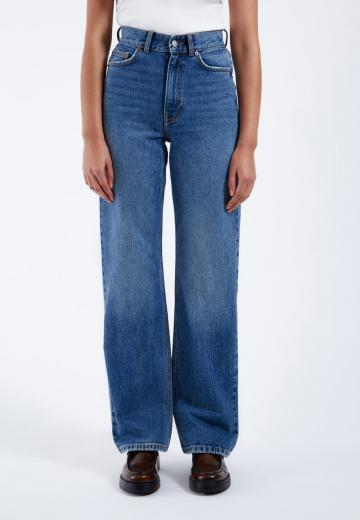 Прямые джинсы