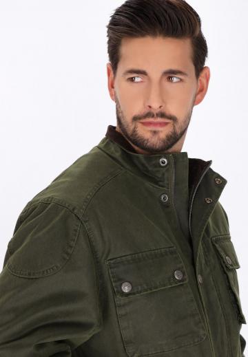 Джинсовая куртка