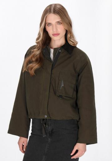 Куртка с накладнымит карманами