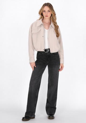 Куртка с накладнымит карманами