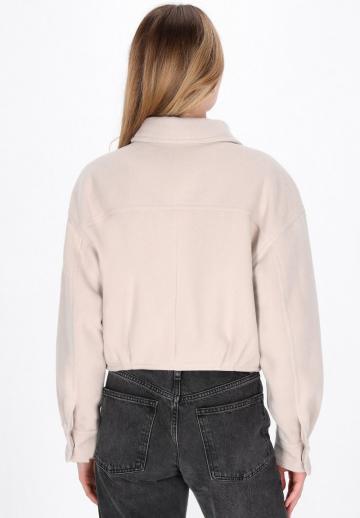 Куртка с накладнымит карманами