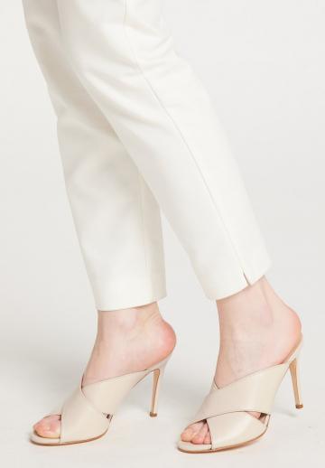 Босоножки на каблуке
