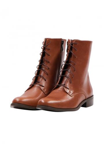 Ботинки на шнуровке