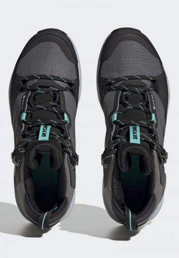 Походные ботинки